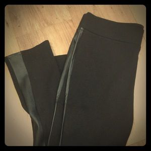 WhiteHouse | BlackMarket🖤Leggings w/ Faux Leather